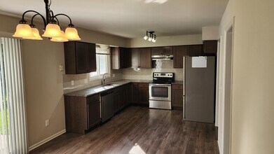 8424 Annsbury Dr in Shelby Township, MI - Building Photo - Building Photo