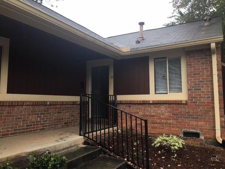 33 Country Pl Ct in Alpharetta, GA - Building Photo