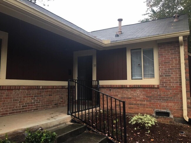 property at 33 Country Pl Ct