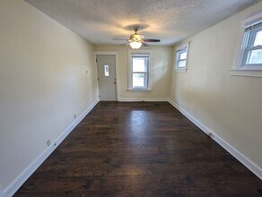 6834 Pasadena Blvd in St. Louis, MO - Building Photo - Building Photo