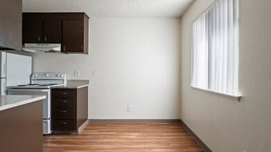 Kamiakin Apartments in Kennewick WA in Kennewick, WA - Foto de edificio - Interior Photo