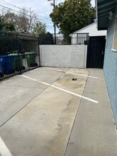 11666 Chandler Blvd, Unit 11666 in Los Angeles, CA - Building Photo - Building Photo
