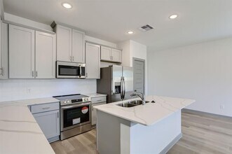 6455 Pne Hts Dr in Magnolia, TX - Building Photo - Building Photo