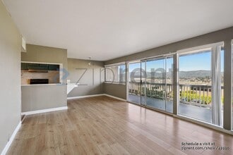 9 Janet Way in Tiburon, CA - Building Photo - Building Photo