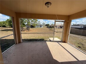 629 Dauphine Ave S in Lehigh Acres, FL - Building Photo - Building Photo