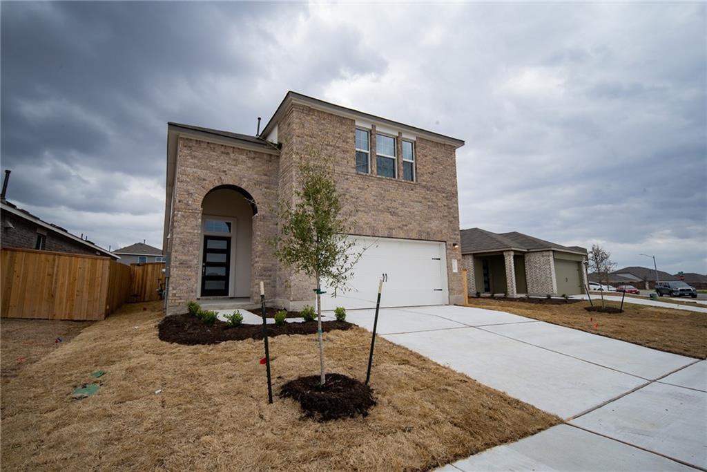 220 Longbridge Dr in Hutto, TX - Building Photo