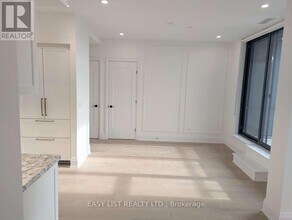 505 Glencairn Ave in Toronto, ON - Building Photo - Building Photo