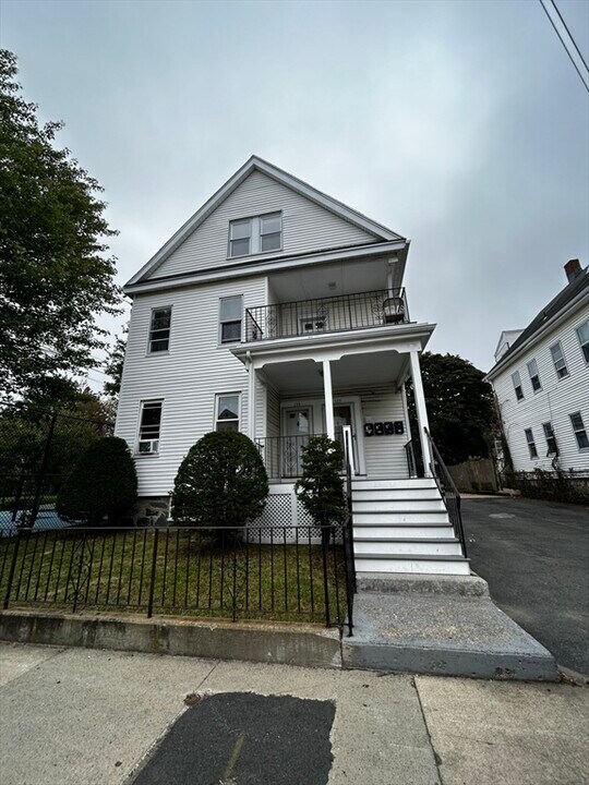 137 Florence St in Everett, MA - Building Photo