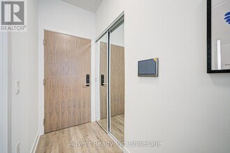 585-585 Bloor St E in Toronto, ON - Building Photo - Building Photo