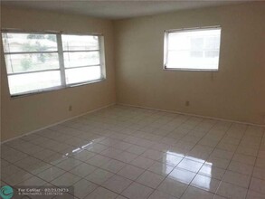 7311 NW 58th St in Tamarac, FL - Building Photo - Building Photo