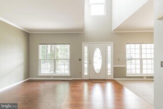43137 Binkley Cir in Leesburg, VA - Building Photo - Building Photo