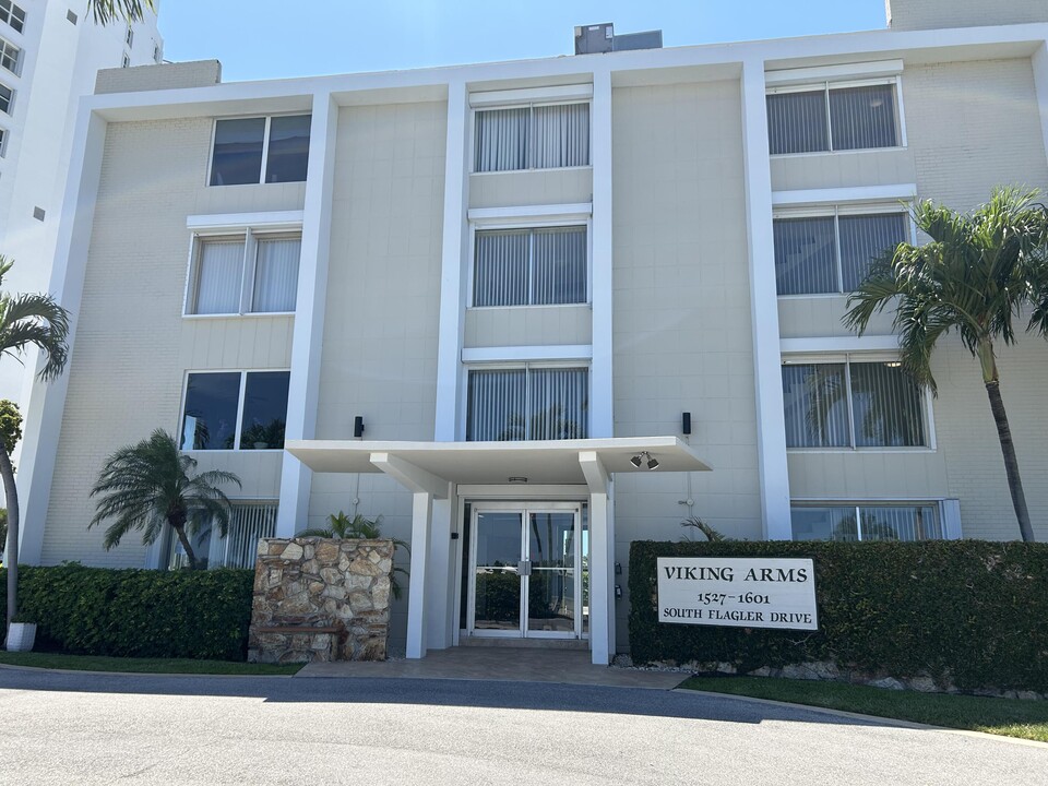 1601 S Flagler Dr in West Palm Beach, FL - Building Photo
