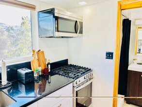 2715 Alta St in Los Angeles, CA - Building Photo - Building Photo