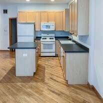2733 N Wayne Ave, Unit 1S in Chicago, IL - Building Photo