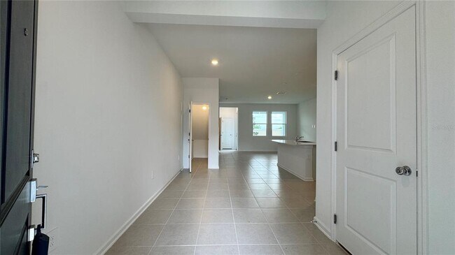 325 Sol Vis Dr in Dundee, FL - Building Photo - Building Photo