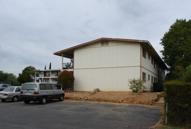 Old Stage Apartments in Fallbrook, CA - Building Photo - Building Photo