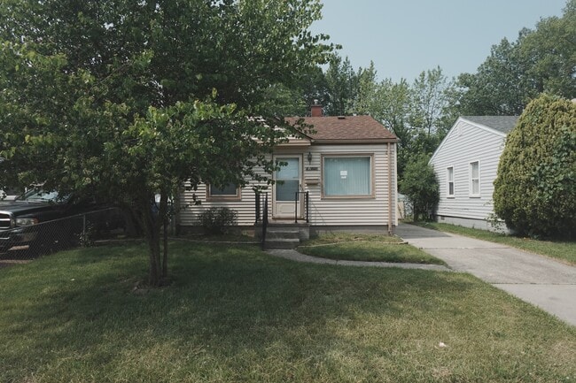 13407 Sherman Ave in Warren, MI - Building Photo - Building Photo