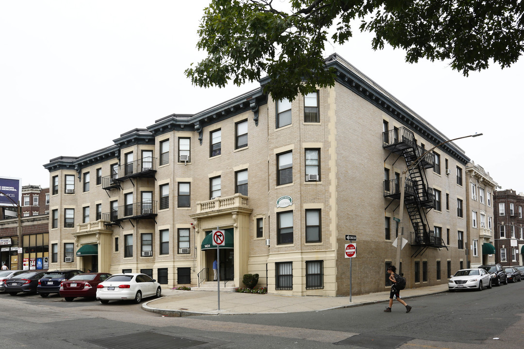 Comaven Housing in Boston, MA - Foto de edificio