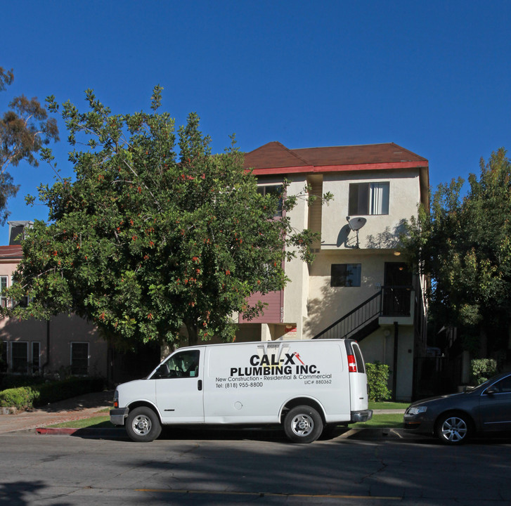 517 E Verdugo Ave in Burbank, CA - Foto de edificio