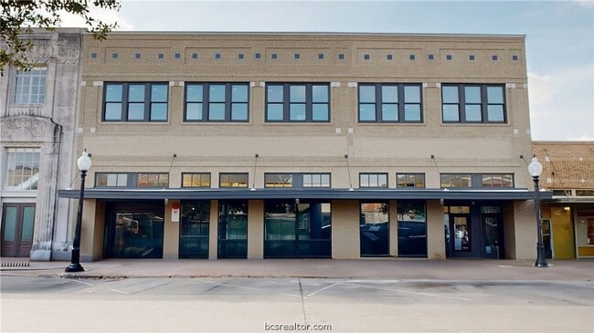 property at 206 N Main St