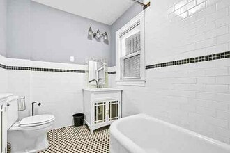 18822 Lewiston Ave in Queens, NY - Building Photo - Building Photo