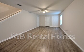 7832 Playschool Ln in Jacksonville, FL - Building Photo - Building Photo