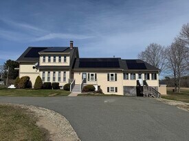 684 South St in Bridgewater, MA - Building Photo