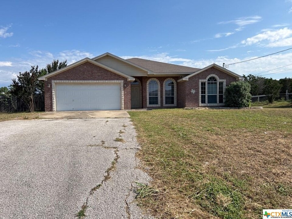 207 County Rd 4711 Photo