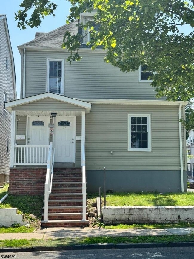 property at 37 William St
