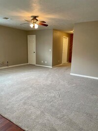 2045 Apache Dr photo'