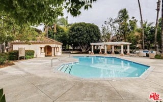 property at 35 Alcoba