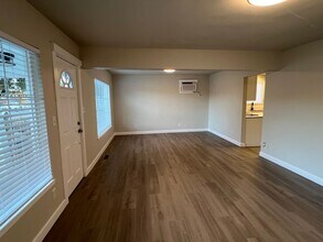 238 N Delaware Ave in Wenatchee, WA - Building Photo - Building Photo