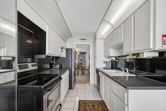 4200 N Ocean Dr in Riviera Beach, FL - Building Photo - Building Photo