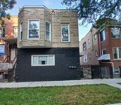 2108 N Keeler Ave, Unit 2 in Chicago, IL - Building Photo