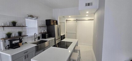 2601 SW 24th Ave in Miami, FL - Building Photo - Building Photo