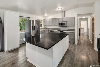 17807 30th Dr SE in Bothell, WA - Foto de edificio - Building Photo