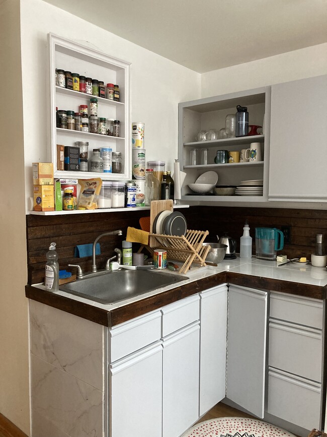 83 Long Plain Rd, Unit Sunny 1BR 1Ba in Leverett
