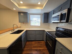8718 E Indian Hills Rd in Orange, CA - Building Photo - Building Photo