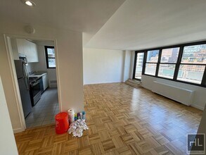 EAST 49 STREET in New York, NY - Building Photo - Building Photo