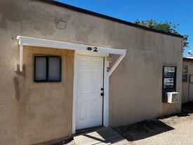 216 S Avenue I in Portales, NM - Building Photo