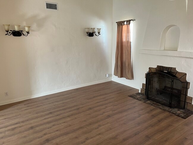 1511 Cochran Ave, Unit 1511 in Los Angeles, CA - Building Photo - Building Photo