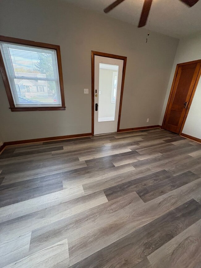 property at 1115 Hollister Ave