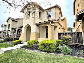 914 Oxford Ln in Brentwood, CA - Building Photo - Building Photo