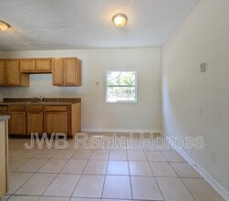 2223 Eudine Dr W in Jacksonville, FL - Building Photo - Building Photo