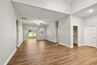 1951 Michigan Dr, Unit 7J in Poinciana, FL - Building Photo - Building Photo