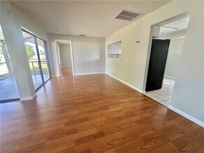 221 SW 34th Terrace in Cape Coral, FL - Building Photo - Building Photo