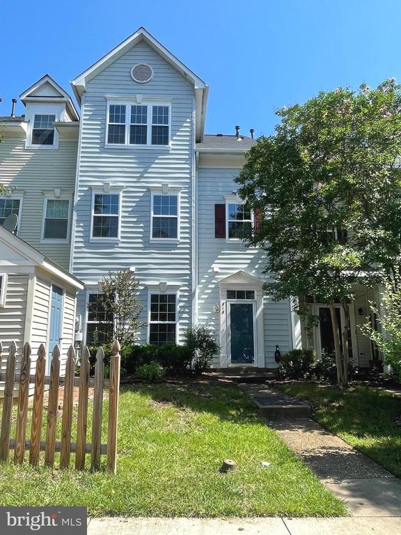 property at 818 Estuary Dr