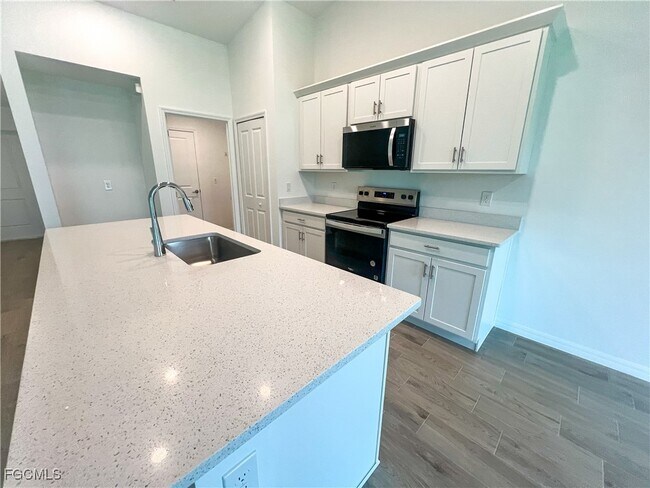 2127 SW 12th Ave in Cape Coral, FL - Building Photo - Building Photo