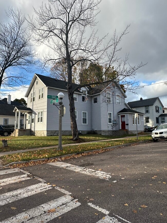 529 N 4th St, Unit Apt #1 in Marquette, MI - Building Photo - Building Photo