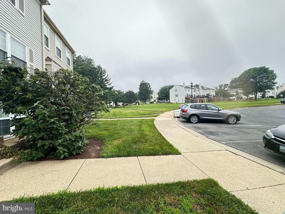 7122 Cipriano Springs Dr in Lanham, MD - Building Photo